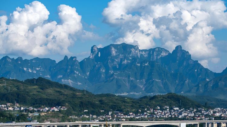 3D2N · Private Tours · Visit Zhangjiajie National Forest Park, Grand Canyon Glass Bridge and Tianmen Mountain, including two nights of 4-diamond accommodation.