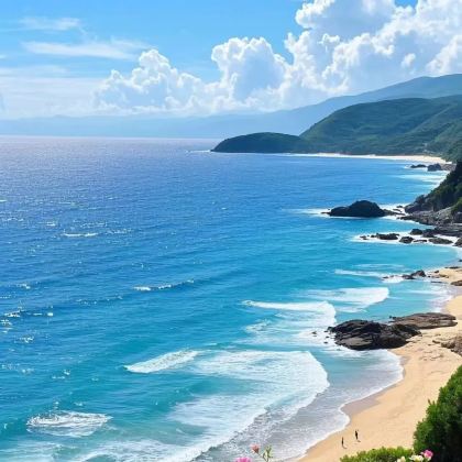 广西北海+涠洲岛+北海银滩景区+北海老街+鳄鱼山景区-火山口地质公园+涠洲盛塘天主教堂+涠洲岛主标志广场5日4晚拼小团