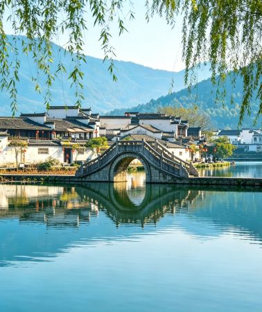 5D4N • Huangshan Scenic Area + Wuyuan Huangling + Hongcun Village mountain escape trip · 20-pax luxury small group · gold medal guide