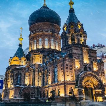 吉林长春+长白山+镜泊湖+哈尔滨5日4晚跟团游