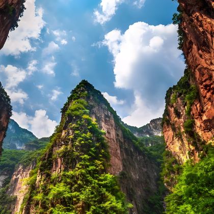 林州+太行大峡谷景区+王相岩+太行大峡谷景区-桃花谷+太行天路+红旗渠+红旗渠青年洞+红旗渠纪念馆2日1晚私家团