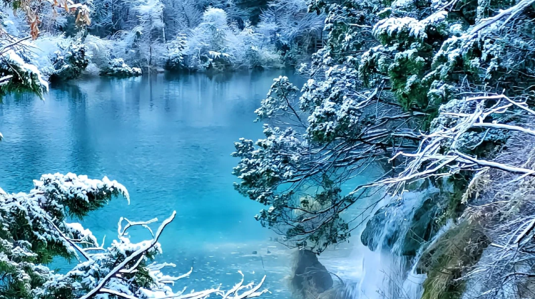 10-Day Private Tour: Chengdu, Jiuzhaigou, Huanglong National Scenic Area, Mount Emei, Leshan, Dujiangyan | Sichuan Opera Face-changing Performance + Tibetan Costume Photo Session·  