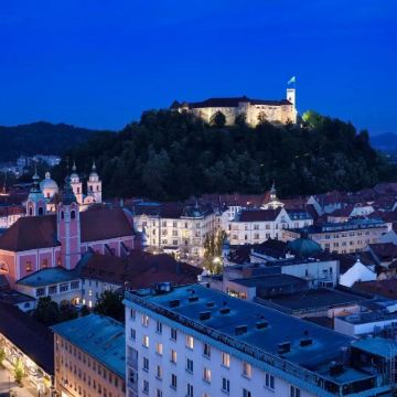 克罗地亚+斯洛文尼亚卢布尔雅那+布莱德湖+波斯托伊纳溶洞4日3晚跟团游