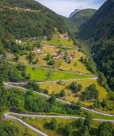 6D5N • Scenic highlights: Hardangerfjord · Vøringsfossen · Mount Fløyen · Bryggen · Sognefjord · Flåm · Vigeland Sculpture Park · Akershus Fortress
