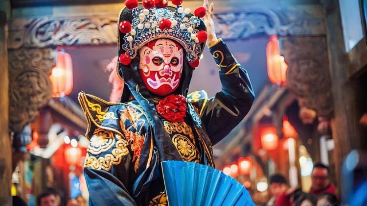5-Day Trip Select · Autumn & Winter Sichuan Luxury: Pandas, Jiuzhaigou & Huanglong · Full IHG Brand Hotels Experience · VIP Lounge Access