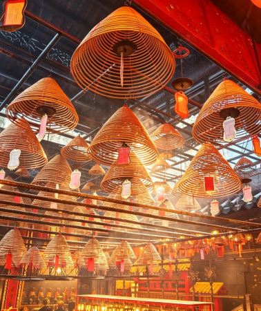 2D1N • Exclusive Hong Kong Island City Tour: Central Market, Tram Ride, Tai Kwun, Central–Mid-Levels Escalator, Man Mo Temple, Lascar Row, lunch, PMQ, Victoria Peak, Causeway Bay Citywalk