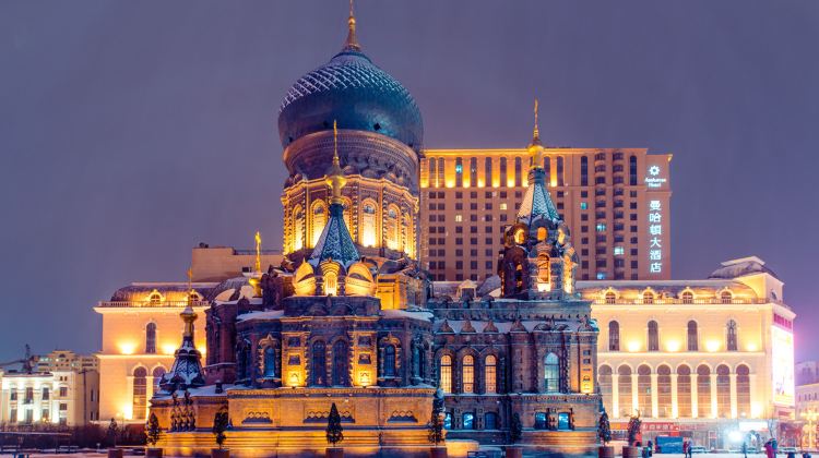 6-Day Mini group: Harbin Russian buildings, ice sculptures, snow train, Beihong , Arctic Village, Longjiang First Bay, auroras at 53°N.