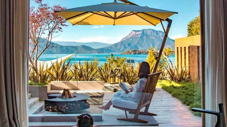 8-Day Best of Yunnan Private Tour from Kunming· Dali, Lijiang, Shangri-La, Green Lake, Dukezong Ancient Town, Blue Moon Valley | Jiuxiang Scenic Region | 