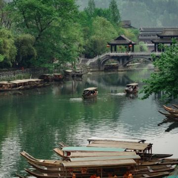 凤凰古城+矮寨大桥+怀化大峡谷+黔阳古城4日3晚私家团