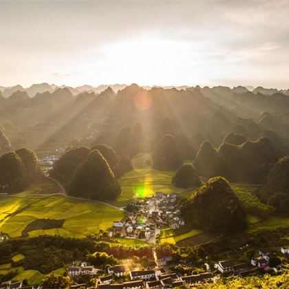 贵州黄果树+乌蒙大草原+马岭河峡谷+万峰林景区4日3晚私家团