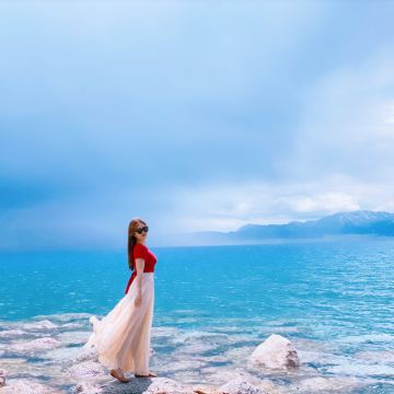 新疆北疆+乌鲁木齐+喀纳斯景区+赛里木湖8日7晚拼小团