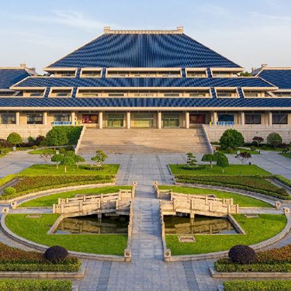 武汉+黄鹤楼+东湖生态旅游风景区+武汉大学+湖北省博物馆2日1晚拼小团