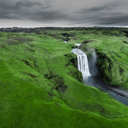 冰岛雷克雅未克+斯奈山冰盖+黑沙滩9日7晚跟团游