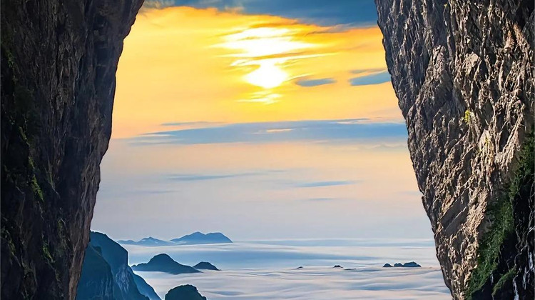 长沙+韶山旅游区+天门山+张家界4日3晚私家团·咨询领券·高铁2H直达张家界『口碑榜酒店：张家界纳百利度假酒店』双伟人故居+双5A国家公园（寻秘“阿凡达”+天门山+7455米高空索道+玻璃栈道）赠：无人机航拍