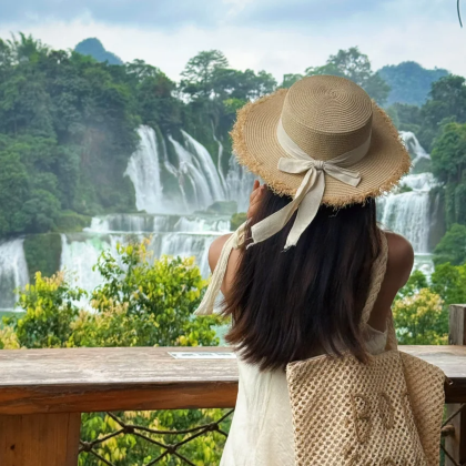 广西南宁+德天瀑布+明仕田园+通灵大峡谷+友谊关景区+花山岩画+北海+涠洲岛6日5晚自由行