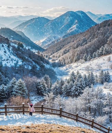 4박5일 • 가을·겨울 컬렉션 사전 예약: 시링설산, 청두 판다 연구기지, 두장옌, 청두 시티워크를 온종일 즐기세요. 인기 지역의 평점 높은 호텔에 숙박하고 정통 청두 요리를 즐기세요