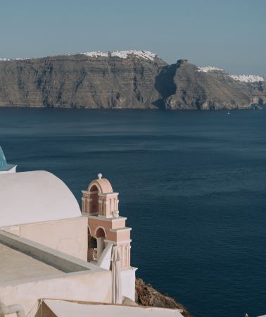 7D6N • Encounter two sides of Greece - drown in stunning Aegean views in Santorini, enjoy Peloponnese ancient heritage