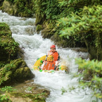 广西崇左+德天瀑布+明仕田园+峒那屿湾景区+通灵峡谷+鹅泉+渠洋湖+北海+涠洲岛6日5晚私家团