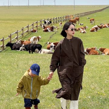 呼和浩特+响沙湾+辉腾锡勒草原+乌兰哈达火山地质公园5日4晚跟团游