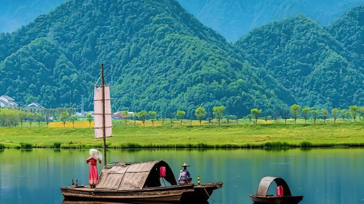 3D2N · Group Tours · Shennongjia Scenic Area: Shennongding - Dajiuhu Lake - Guanmen Mountain - Shennong Altar 