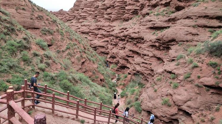 2D1N · Private Tours · 2-Day Zhangye Private Tour: Binggou Danxia, Zhangye Danxia Geo Park, Mati Temple Grottoes