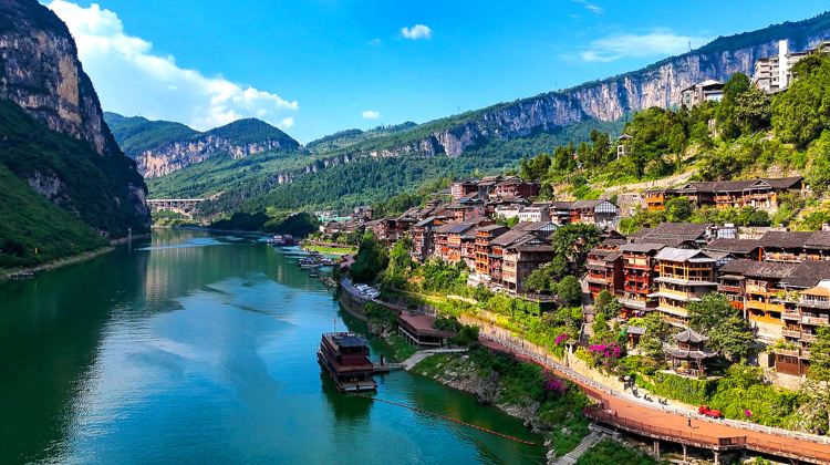 5D4N · Group Tours · Chongqing + Wulong District  + Pengshui County +Gongtan Acient Town+ Chiyou Jiuli Palace+Hongya Cave+Eye in the Clouds