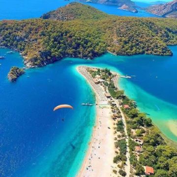 土耳其+卡帕多奇亚+伊斯坦布尔+棉花堡+以弗所+阿拉恰特9日7晚私家团