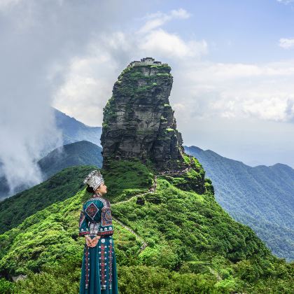 贵州贵阳+黄果树景区+梵净山+荔波+西江千户苗寨+镇远县6日5晚跟团游