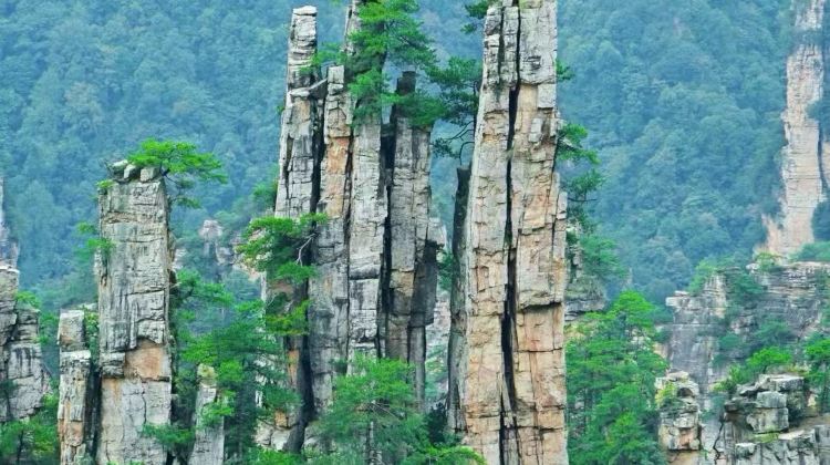 6D5N · Private Tours · Zhangjiajie National Forest Park + Zhangjiajie Grand Canyon (Glass Bridge) + Baofeng Lake + Tianmen Mountain National Forest Park + Fenghuang Ancient Town