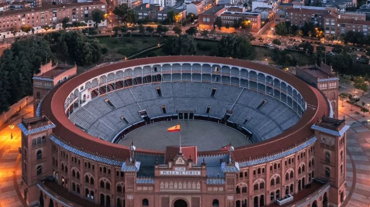 <8天>【易游欧洲 1人成团】里斯本上团·赠Citywalk+高迪之城巴塞罗那+瓦伦西亚+弗拉明戈发源地塞维利亚+悬崖小镇龙达+白色米哈斯+权游取景地阿尔罕布拉宫+1晚4钻酒店