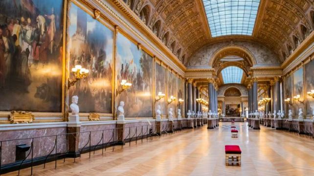 <9天>【易游欧洲 6人小团】法瑞意深度纵贯·罗马斗兽场入内+巴黎双宫入内+黄金列车+铁力士雪山+TGV高铁直达巴黎+塞纳河游船(含服务费+四钻酒店)