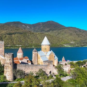 格鲁吉亚西格纳吉+卡兹别克山+库塔伊西+哥里+巴统8日7晚私家团