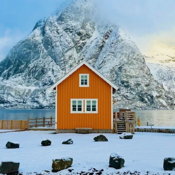 挪威特罗姆瑟+罗弗敦群岛+冰岛蓝湖+蓝冰洞13日10晚拼小团