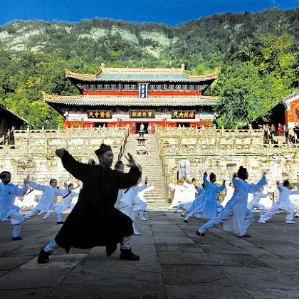 恩施市+恩施大峡谷+神农架+武当山+武汉+黄鹤楼7日6晚私家团