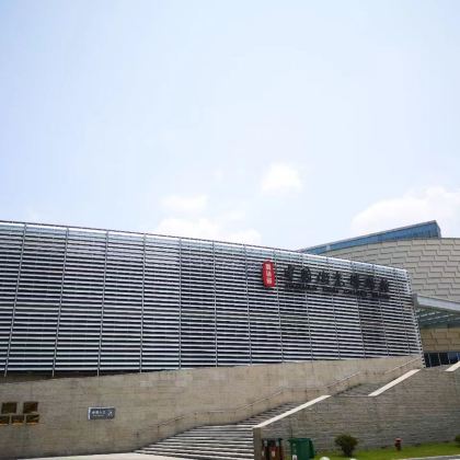 江西景德镇+婺女洲度假区+三清山+婺源篁岭景区4日3晚跟团游