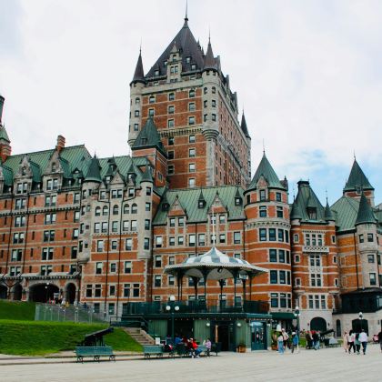 加拿大蒙特利尔+汤卜朗山地区6日5晚跟团游