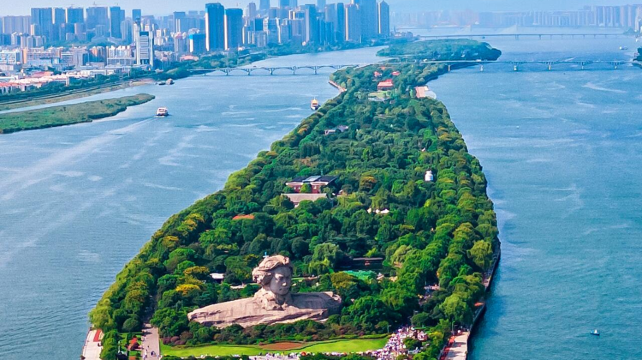 6-Day Scenic Hunan Group Tour·Zhangjiajie National Park, Glass Bridge & Tianmen Highlights