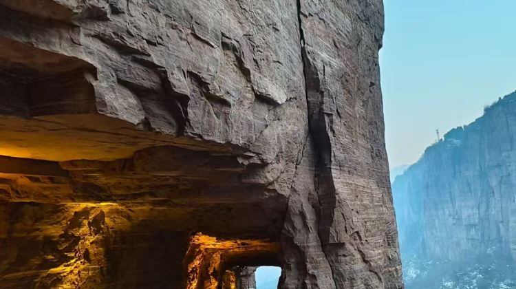 5D4N · Group Tours · Tour Henan's four great ancient capitals and unveil the cliff-hanging road of Wanxian and the Yuntai waterscape.