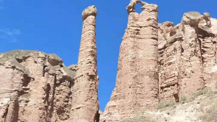 2D1N · Private Tours · 2-Day Zhangye Private Tour: Binggou Danxia, Zhangye Danxia Geo Park, Mati Temple Grottoes