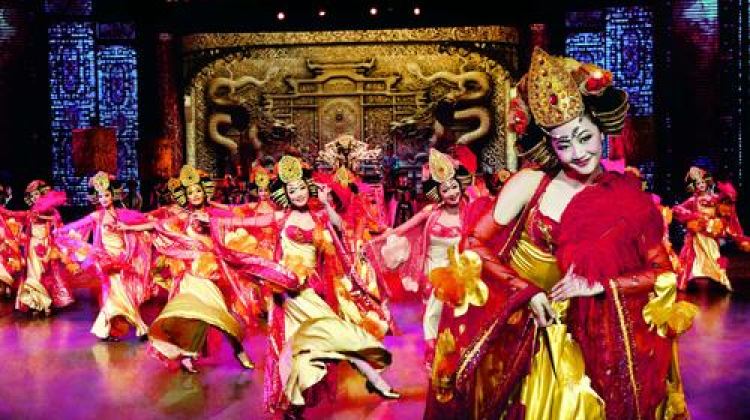 4-Day Hangzhou + Suzhou + Huzhou + Wuzhen + Zhouzhuang + Xitang VIP group of 9 adults with multiple experiences and Hanfu experience