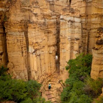 云南昆明+东川红土地+元谋土林+云南哀牢山国家级自然保护区+建水+元阳+蒙自+普者黑景区+坝美世外桃源景区+弥勒10日9晚私家团