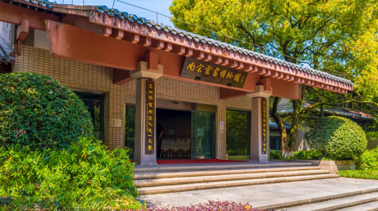 3-Day 3-day 2-night · Private Tour · China + Hangzhou + West Lake + Southern Song Imperial Street + Southern Song Dynasty Guan Kiln Museum + Qing He Fang
