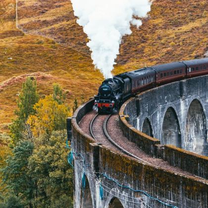 英国伦敦+牛津+温德米尔湖+爱丁堡+约克+剑桥+苏格兰高地11日10晚私家团