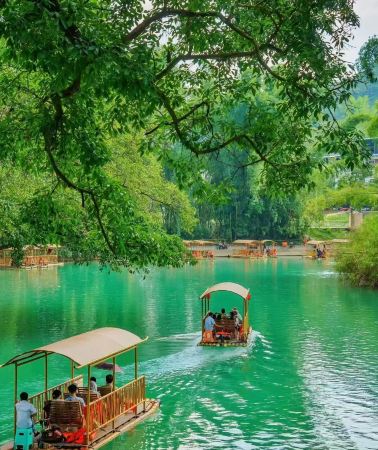 6D5N • GuizhouHuangguoshu Waterfall + Fanjing Mountain + Zhenyuan County + Xijiang Qianhu Miao Village + Libo