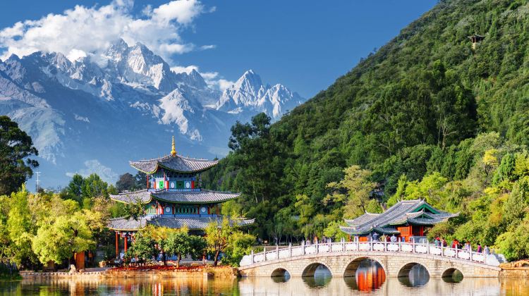 4-Day Dali Erhai + Lijiang + Yulong Snow Mount. Tailor-Made Itinerary,8 pax EN group and Exclusive for International Visitors