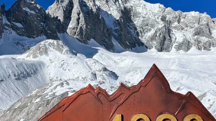 8-Day No surcharge for Christmas & Flexible and adjustable itinerary: Kunming + Dali + Lijiang + Shangri-La - 3 UNESCO Wonders + Private Vehicle + Attraction Tickets + 2 High-Speed Train Experiences