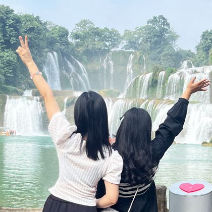 崇左+花山岩画+友谊关景区+峒那屿湾景区+明仕田园+德天瀑布+通灵峡谷+鹅泉+渠洋湖+巴马+三门海+长寿村5日4晚私家团