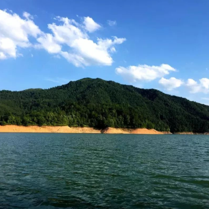 浏阳丹霞湖旅游度假村3日2晚跟团游