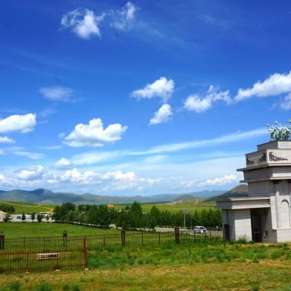 蒙古成吉思汗广场+苏赫巴托纪念碑+蒙古国家历史博物馆+成吉思汗骑马雕像+甘丹寺+博克多汗冬宫+特日勒吉国家公园4日3晚私家团