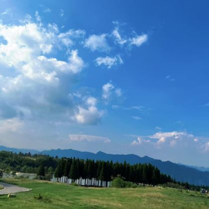 龙宫景区+黄果树景区+天龙屯堡景区+玉舍国家森林公园+乌蒙大草原+织金洞6日5晚拼小团